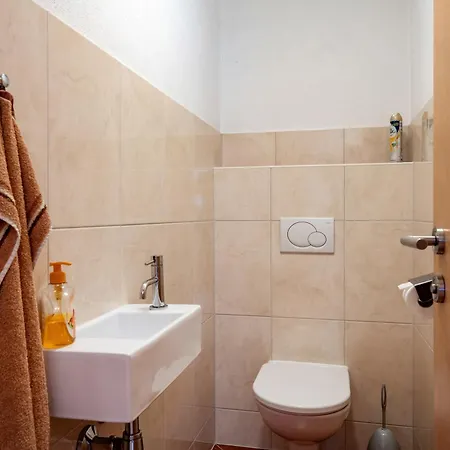 Apartmenthaus Stefan * היפאך